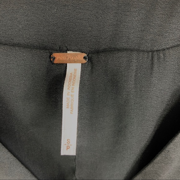 FREE PEOPLE Black Tank Top V-Neck Flowy Sleeveless Loose Fit Top Small H3 - Picture 6 of 7